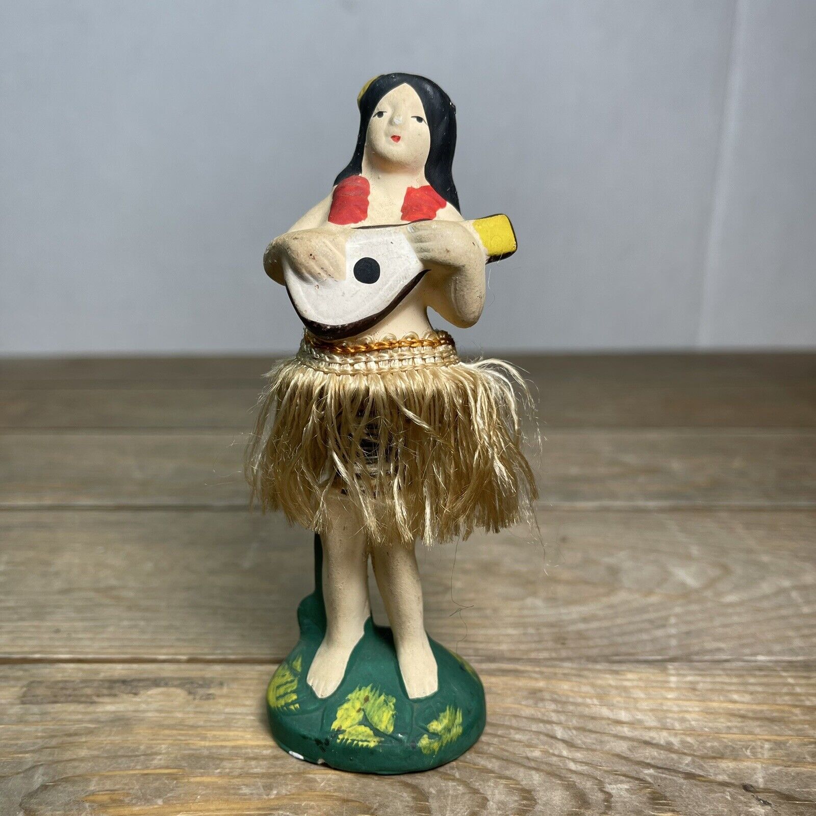 Vintage Dashboard Hula Girl Doll Dancer Nodder Hawaii Ukulele Souvenir Chalkware